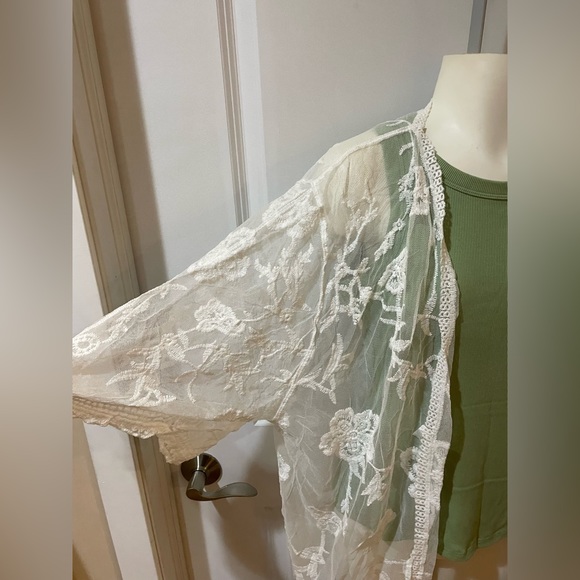 Sheer embroidered kimono - Picture 3 of 6